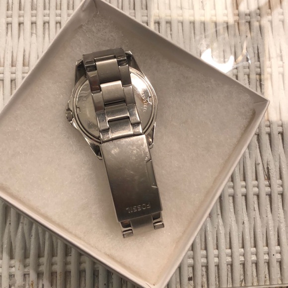 Stainless Steal Silver Fossil Watch - Picture 2 of 3